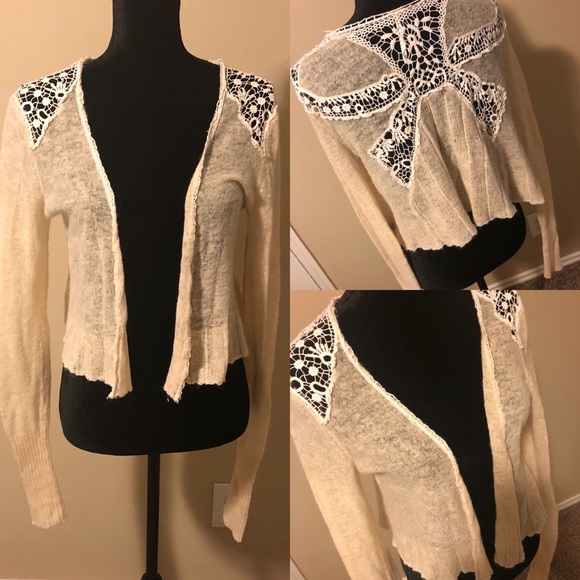 Free People Sweaters - Cute! L Free People Lace Crop Light Cardigan